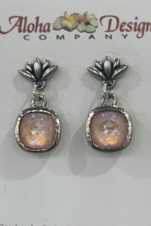 Crystal Peach DeLite Cushions in SP Settings on SP Pewter Lotus Flower Posts